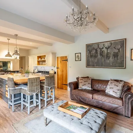 Sun Hill Leyburn