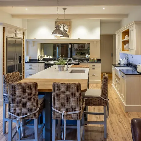 Sun Hill Leyburn